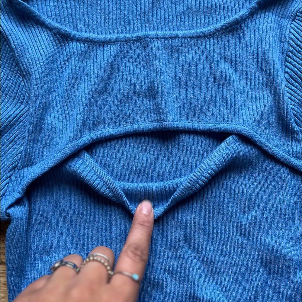 Blue sweater with cut out at the top. - Picture 2 of 3
